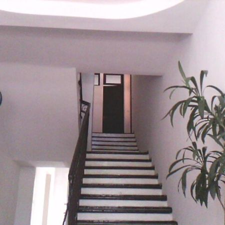 White Guest House บาทูมิ ภายนอก รูปภาพ