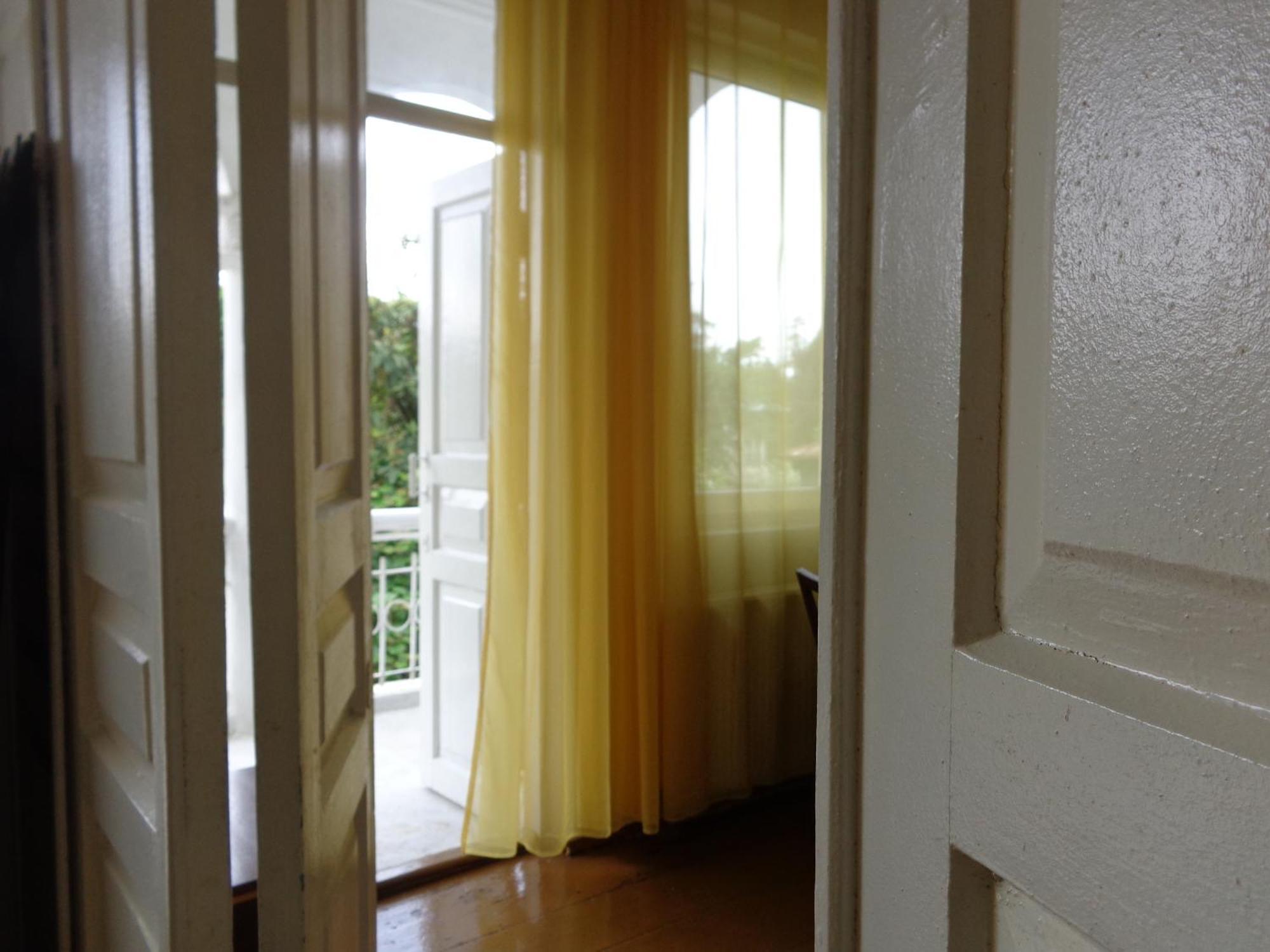 White Guest House บาทูมิ ห้อง รูปภาพ