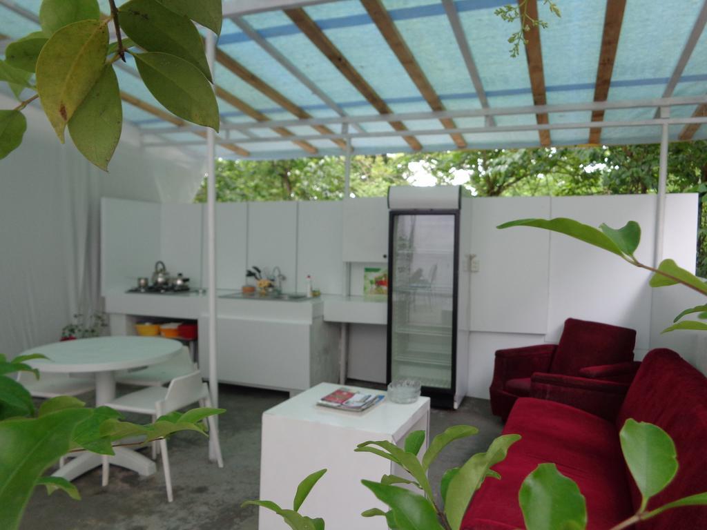 White Guest House บาทูมิ ห้อง รูปภาพ